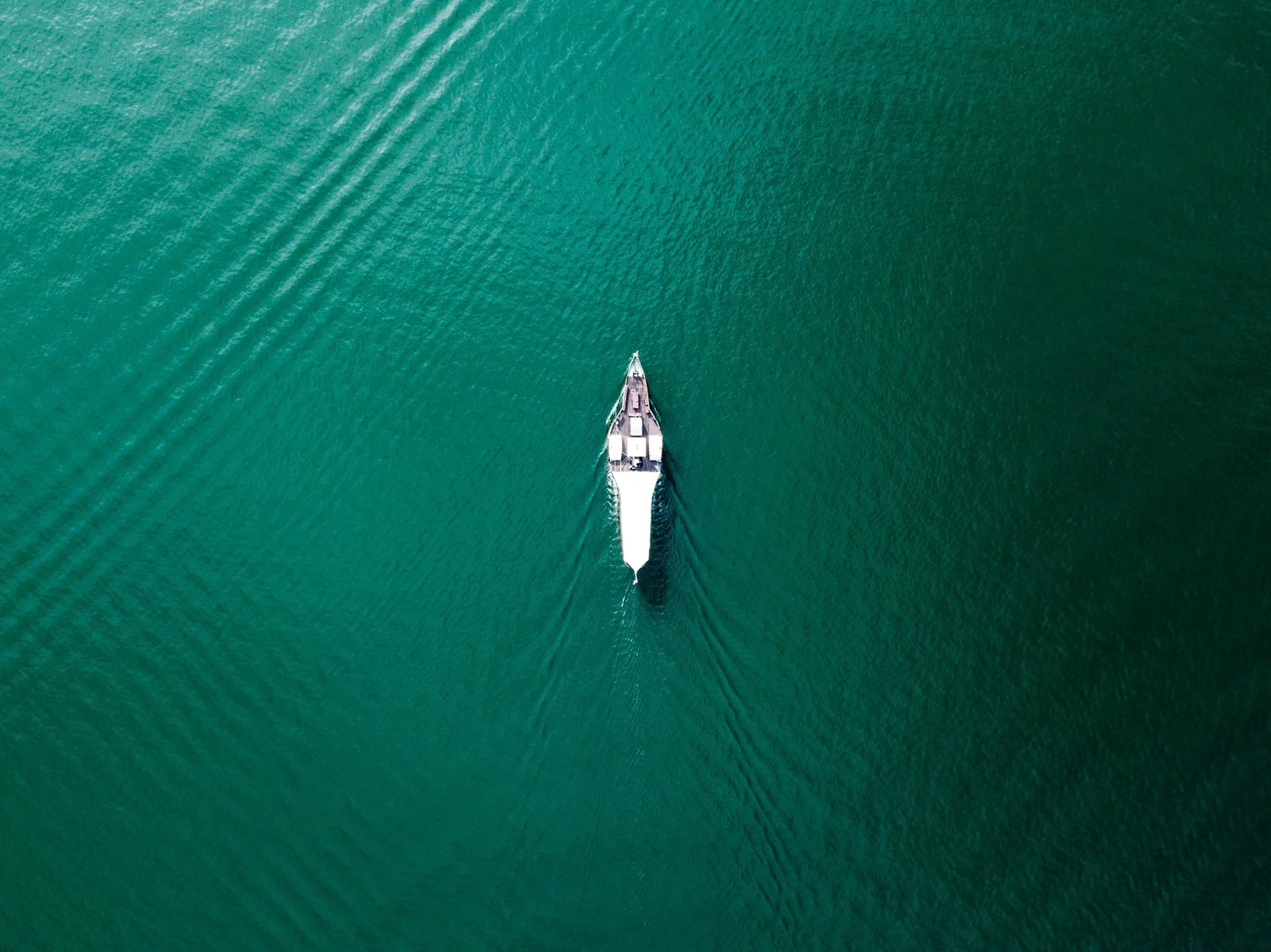 janek-holoubek-506313-unsplash-scaled