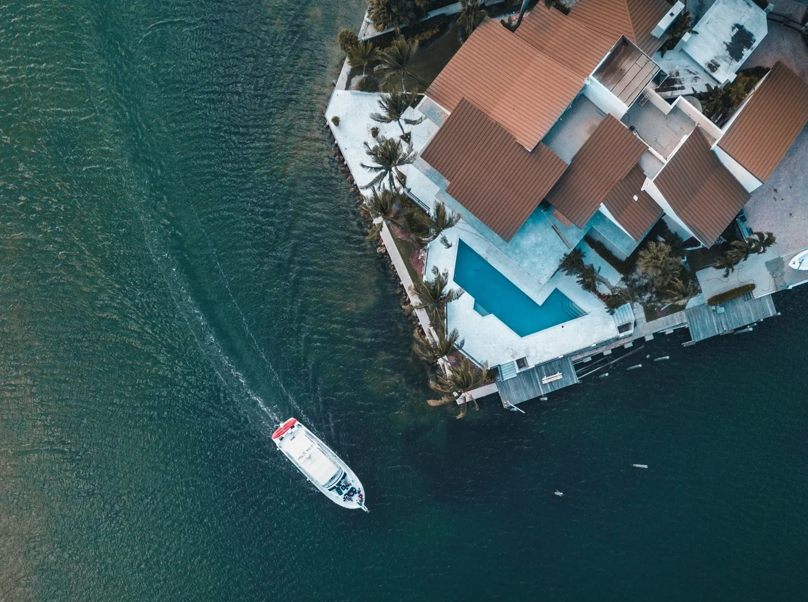 gautier-salles-1141807-unsplash-scaled